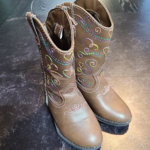 Cowgirl cowboy boots kids brown with colorful stitching.